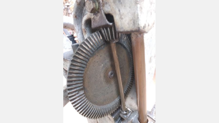 Máquina de lavagem de garrafas de vinho do século 19