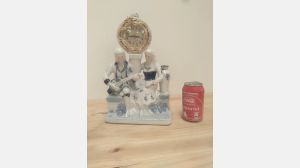 Relógio em porcelana