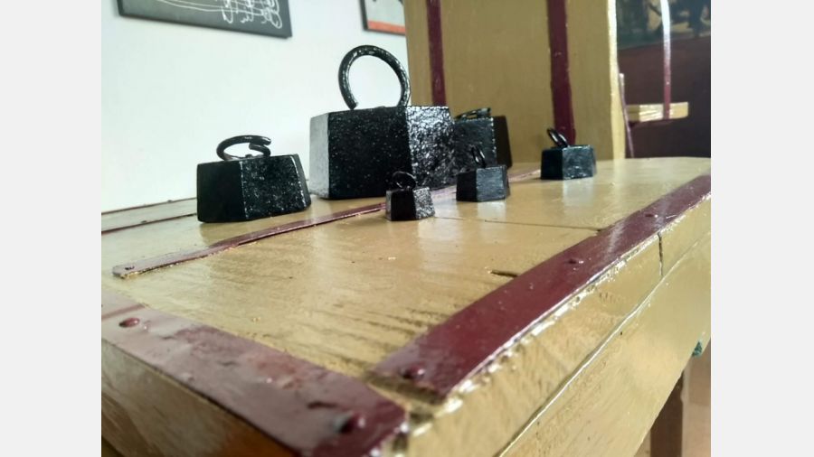 Balança Decimal Agrícola de 150kg Restaurada com pesos em ferro