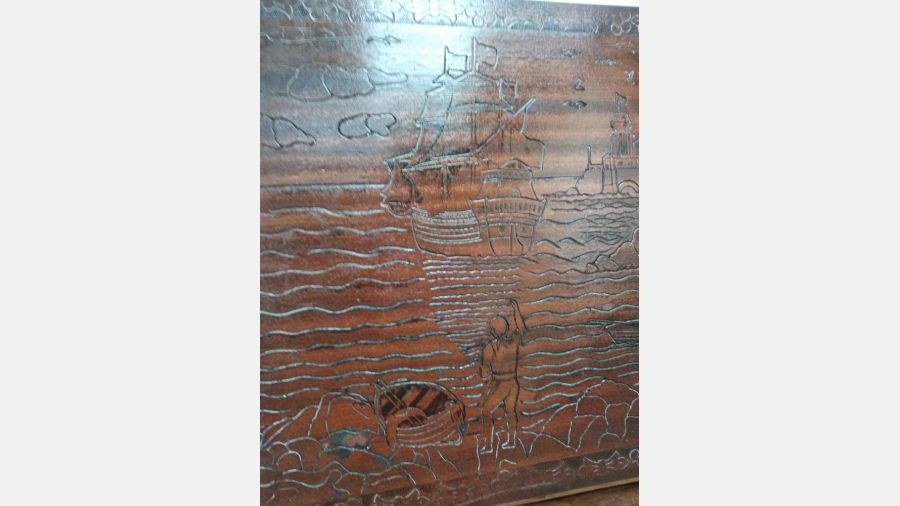 Painel quadro em madeira entalhada