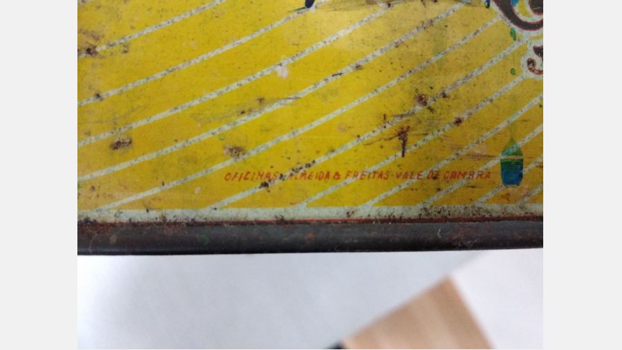 Caixa metálica antiga Portuguesa Vintage