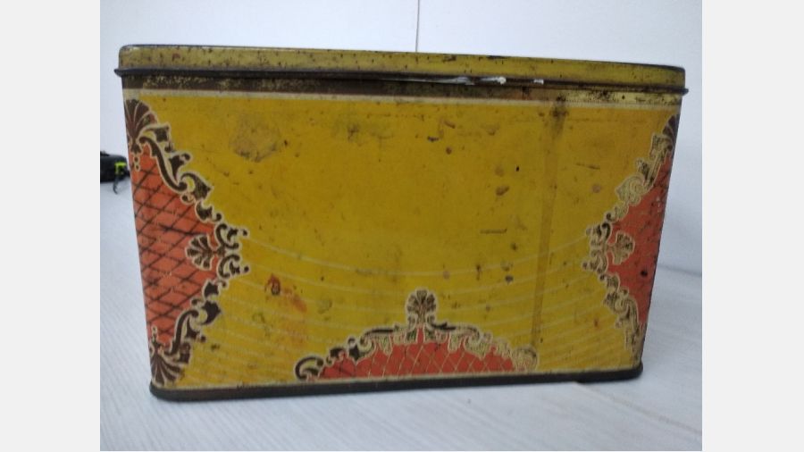 Caixa metálica antiga Portuguesa Vintage