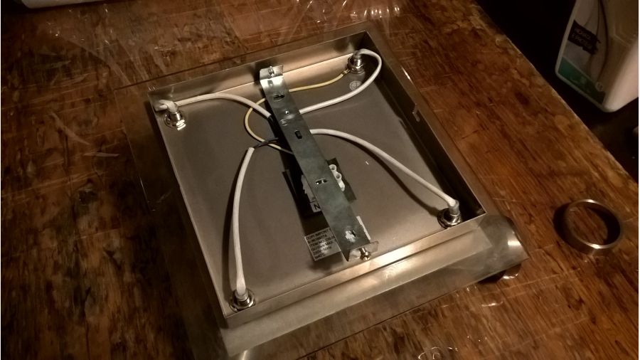 Candeeiro C/ 4 Focos Projectores direccionais. Inclui 4 lampadas led. 