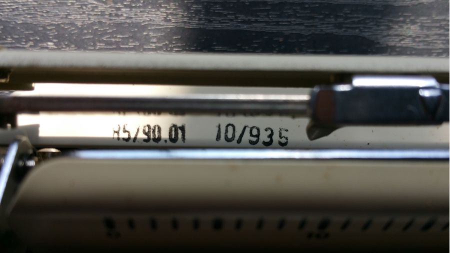 Maquina de escrever indus em excelente estado