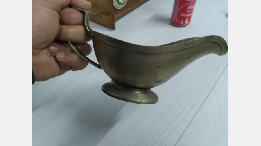 Molheira para servir azeite ou decoração