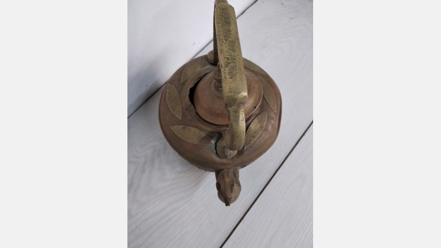 Bule jarra em cobre com cabeça de cobra