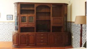 Cristaleira em madeira maciça móvel de sala ou cozinha