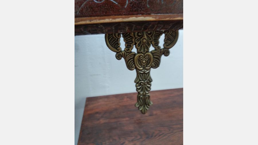 Painel quadro em madeira entalhada