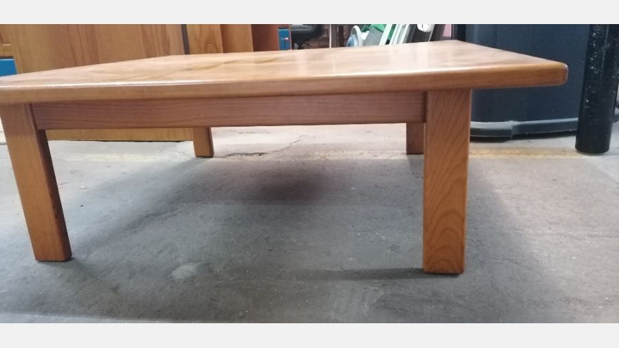 Mesa de centro em madeira de Pinho