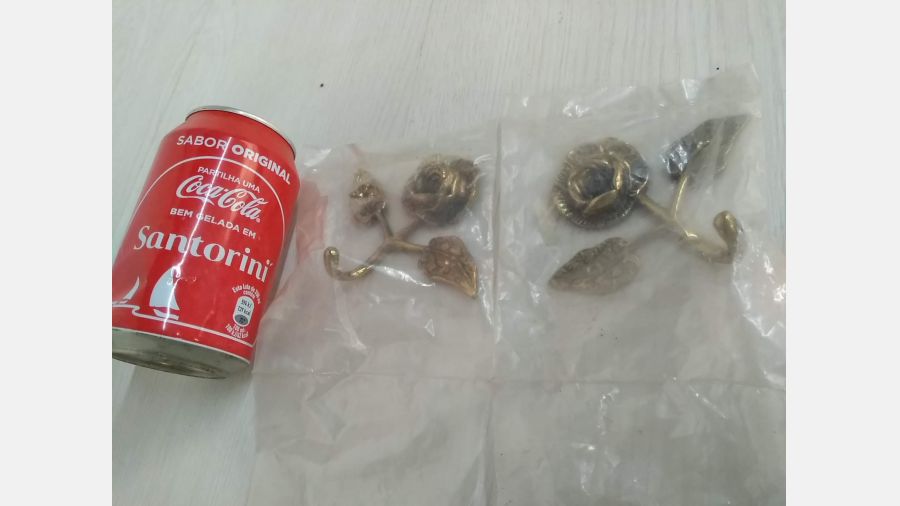 Antigos Cabides de Porta em Latão Novos