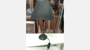 Candeeiro de mesa com abajour