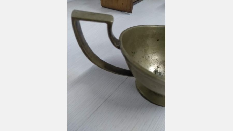 Molheira para servir azeite ou decoração