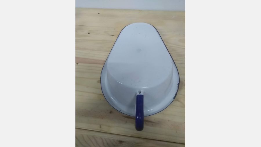 Penico Bacio Arrastadeira anos 60 em esmalte