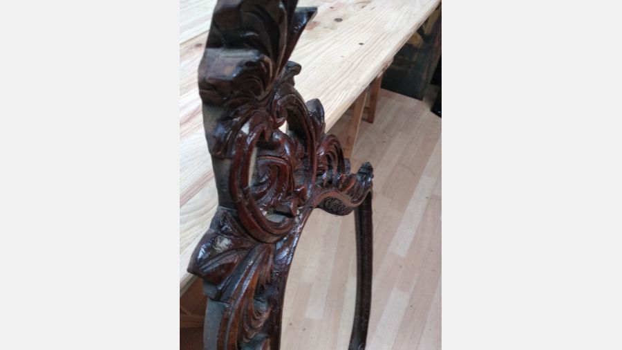 Espelho Oval trabalhado em madeira