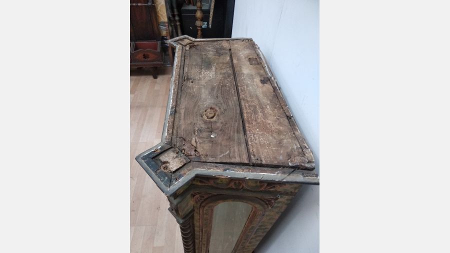 Oratório Vitrine antiga em talha dourada