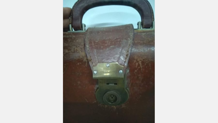 Pasta Mala Vintage de mão em couro pele