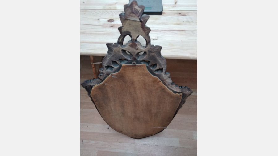 Espelho Oval trabalhado em madeira