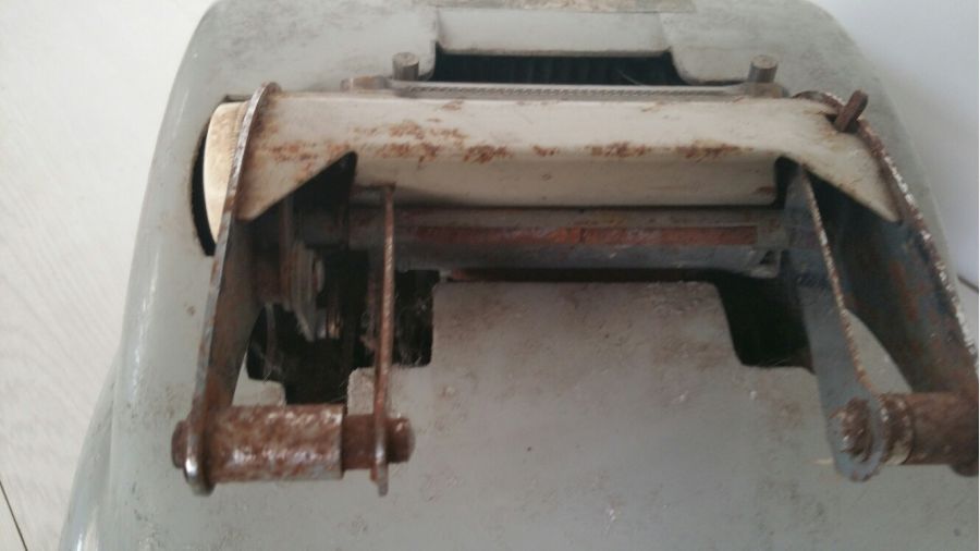 Máquina calcular muito antiga INZADI E57