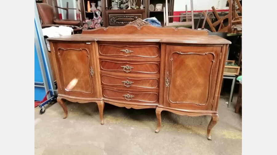 Aparador Queen Anne vitrine