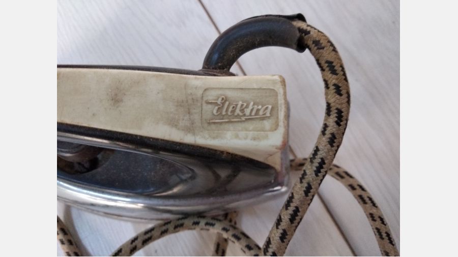 Ferro de engomar de viagem vintage