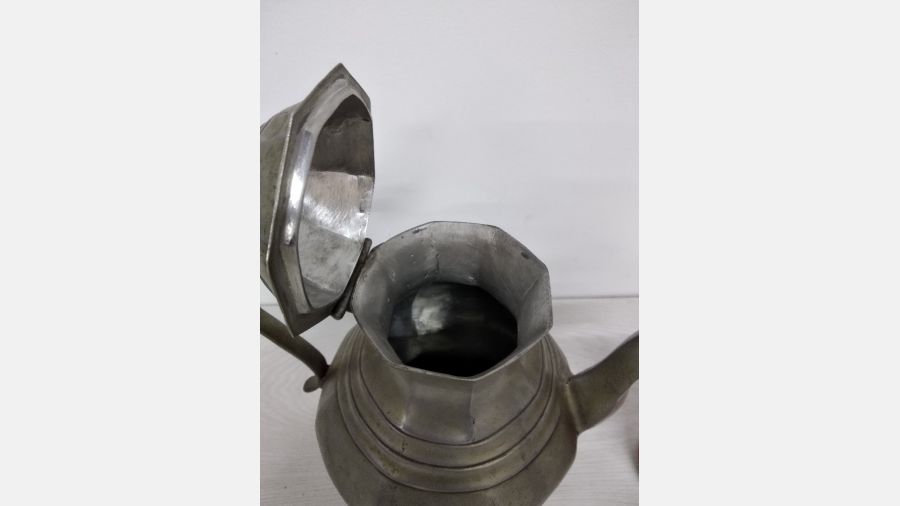 Jarro / bule  em estanho