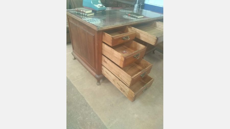 Secretária Vintage 100% Madeira 